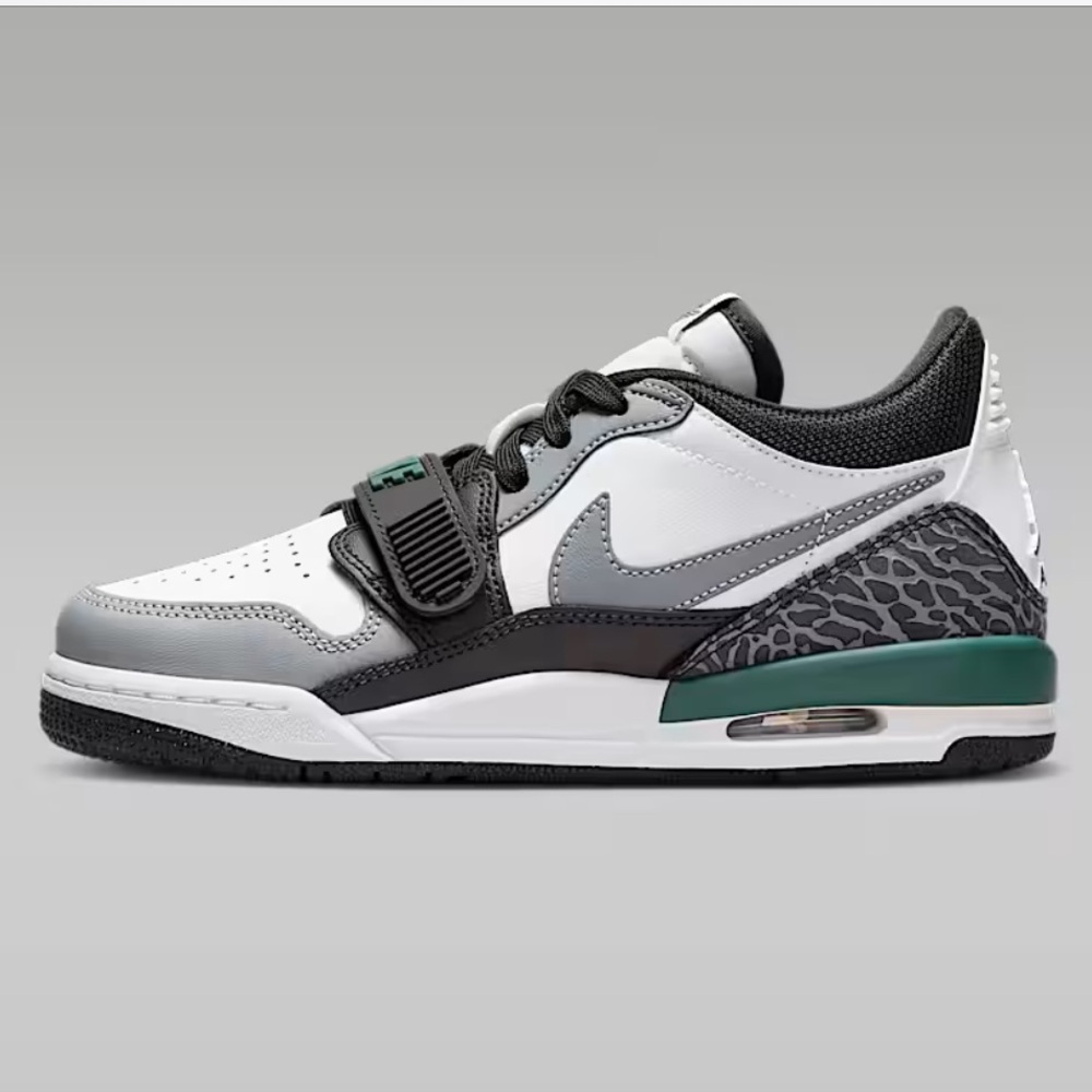 EUC Jordan Legacy 312 Low - Picture 1 of 10